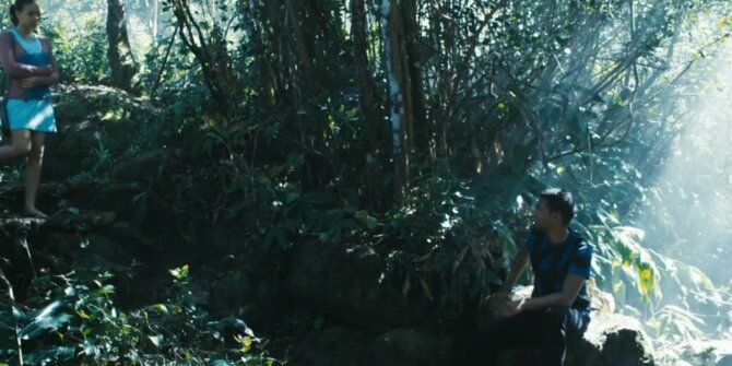 Teenagers in a lush forest crossed by shafts of sunlight, Réunion Island – Noir et blanche short film